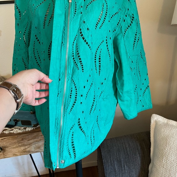 CHICOS EYELET %100 LiNEN JACKET
3/4 SLV JACKET CONGO GREEN
570201928 SIZE 4 - Picture 5 of 16